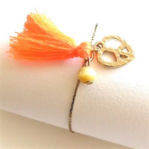 bracelet pompon orange