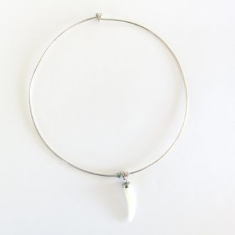 choker dent nacre
