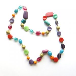 collier multicolore