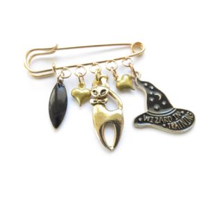 broche charm