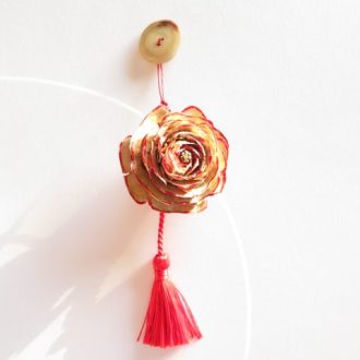 suspension fleur décorative