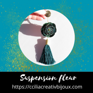 suspension fleur décorative